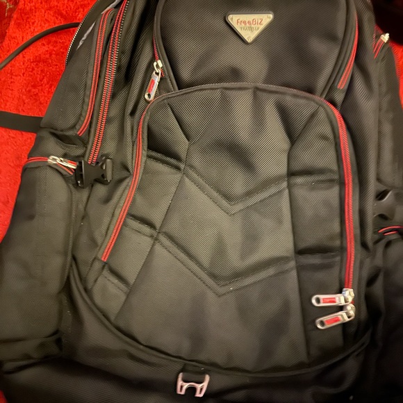 Gaming backpack - Picture 2 of 4